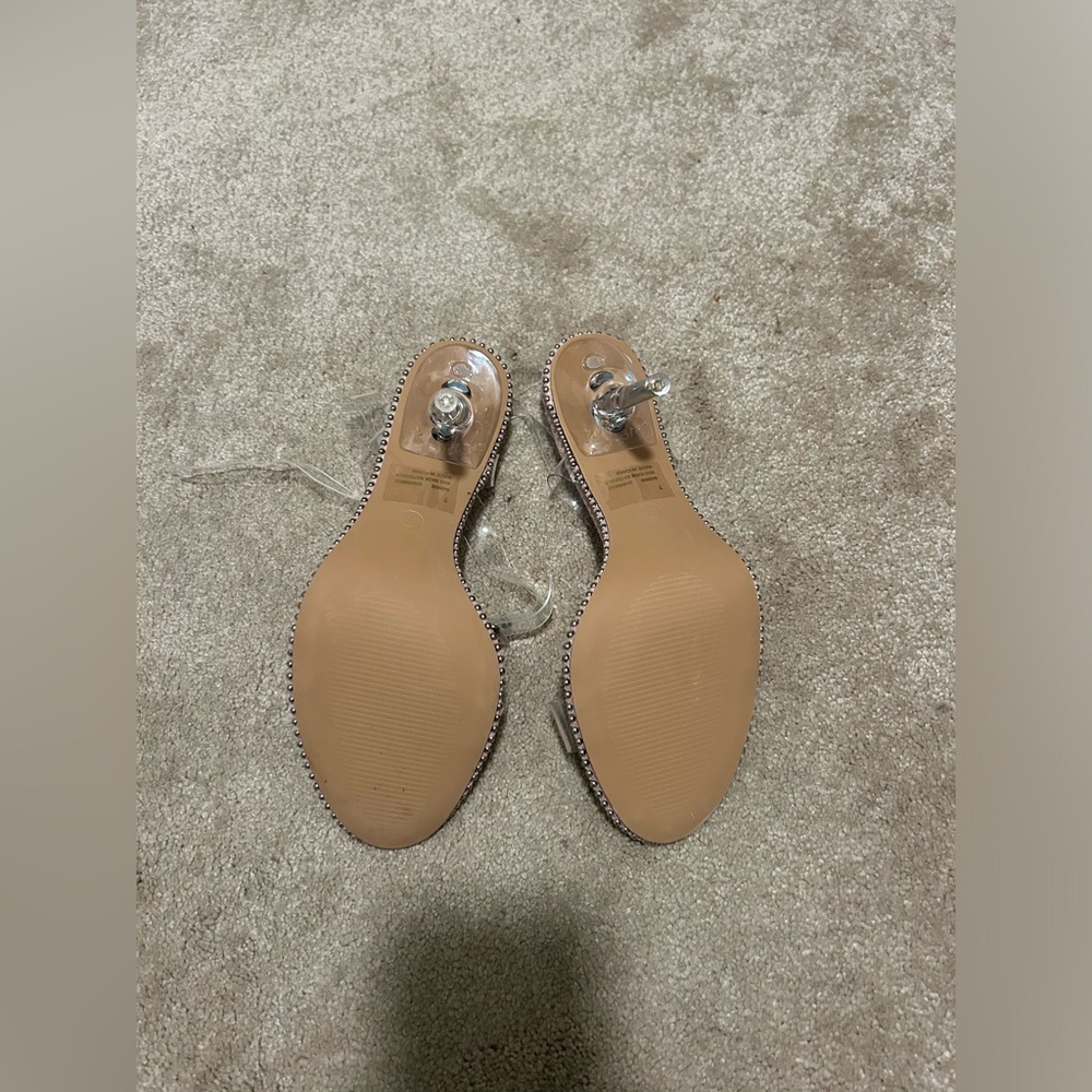 size 7 velvet fashion nova heels! - Picture 2 of 2